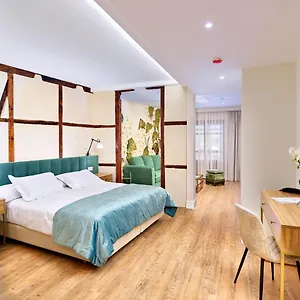 4* מלון Boutique Adolfo